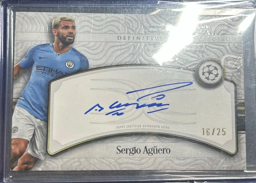 Topps DEFINTIVE  On card auto Sergio Aguero   /25