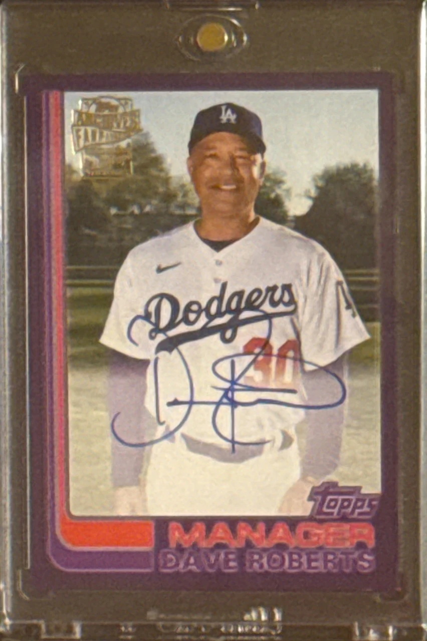 2022 Topps Archives Fan Favorites Autographs Dave Roberts
