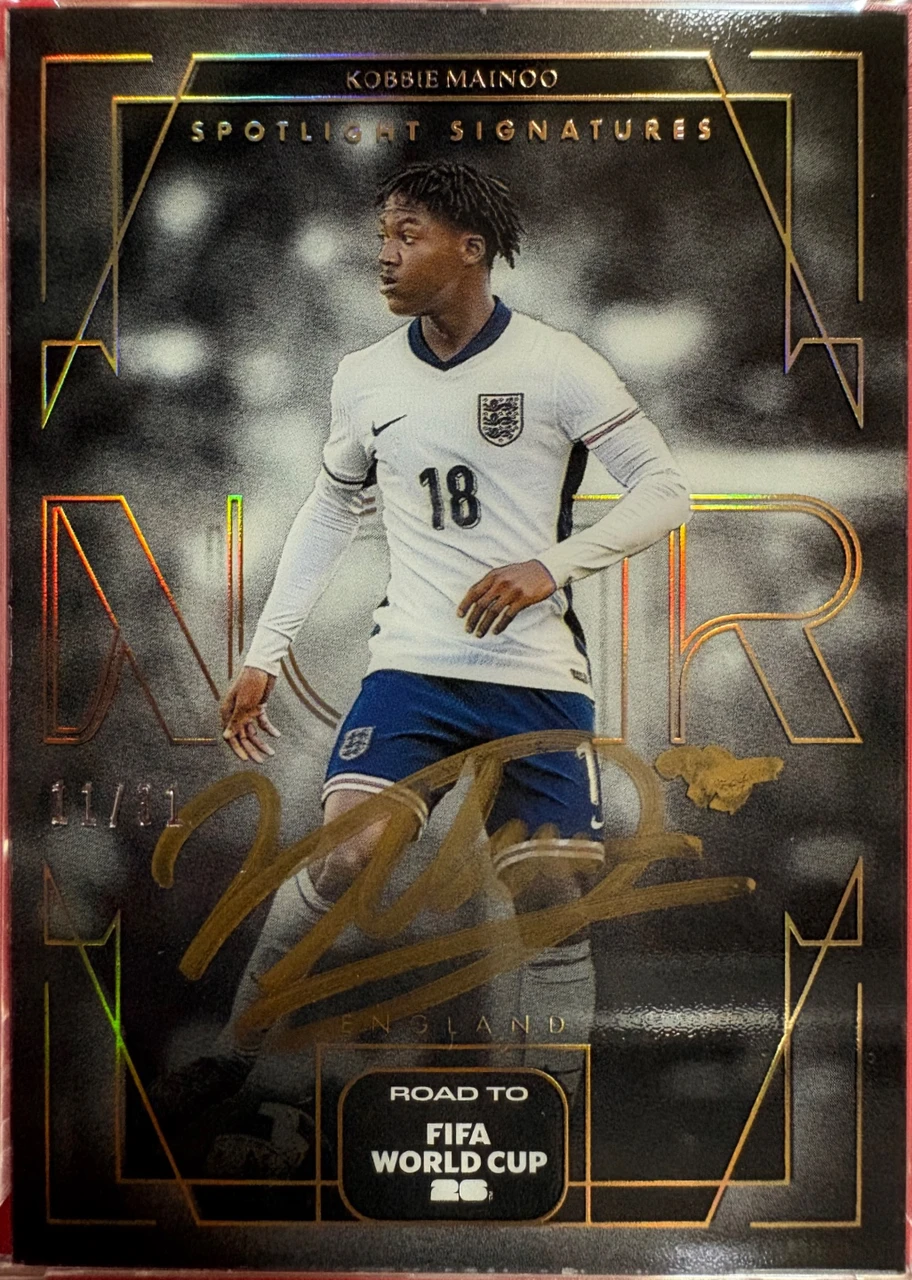 2025-26 Panini Noir Road to FIFA World Cup 26 Kobbie Mainoo Spotlight Signatures /31