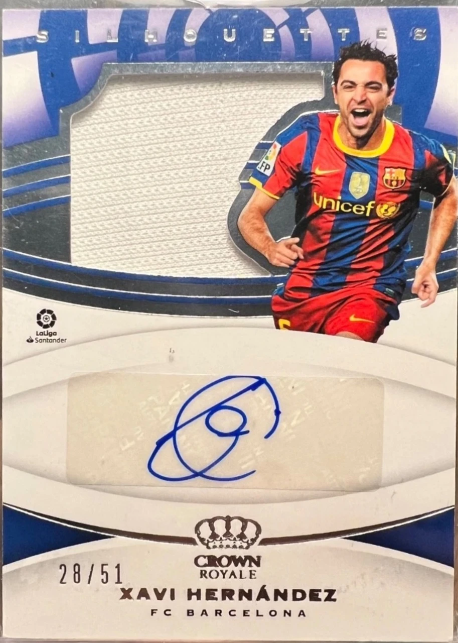 2020-21 Panini Chronicles Crown Royale Silhouettes Autographs Xavi Hernandez