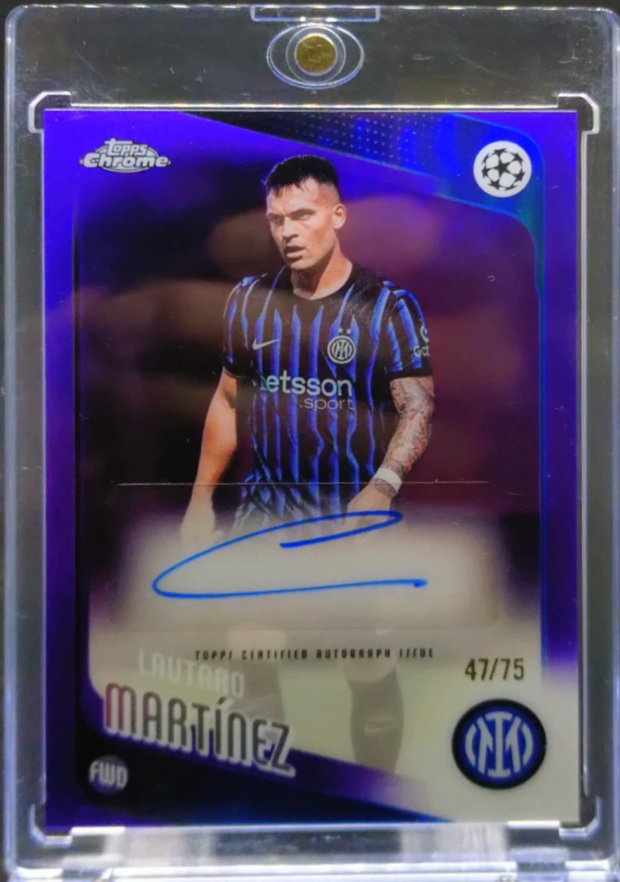 2025/26 Topps Chrome UEFA Club Competitions Lautaro Martínez Autograph