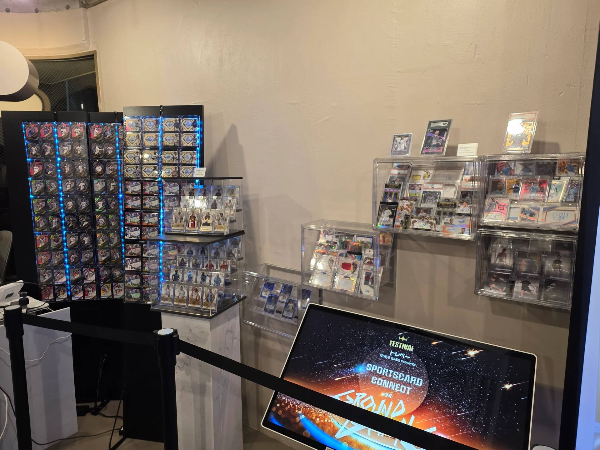SPORTSCARD CONNECT第3回当時のカード展示棚。